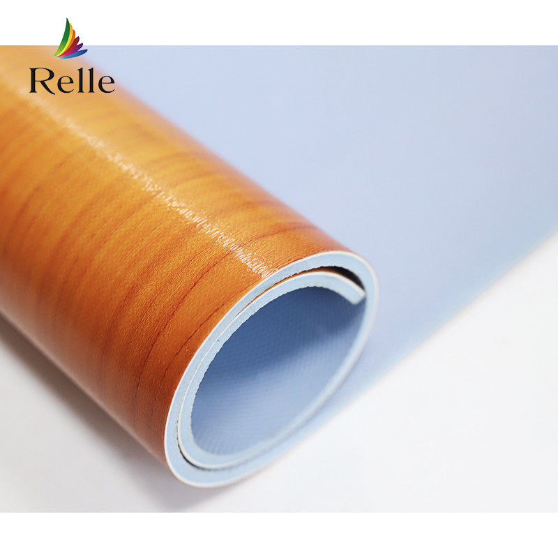 UV-Beschichtung Relle 4,5 mm Geräuschlose Schaumstoff Kunststoff Basketballplatz Holz Vinyl PVC Fußbodenteppich