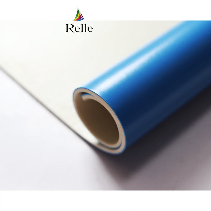 Ausgezeichnete Verschleißfestigkeit 5mm Schaumrückhalt Relle Farbe PVC-Bodenrolle für Tanz