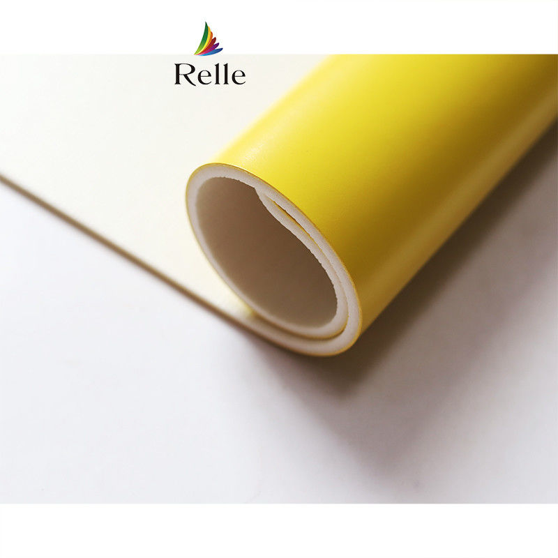 Relle Weiß glänzende nahtlose PVC-Vinyl-Bodenrolle für Tanzstudio SGS-zertifiziertes PVC
