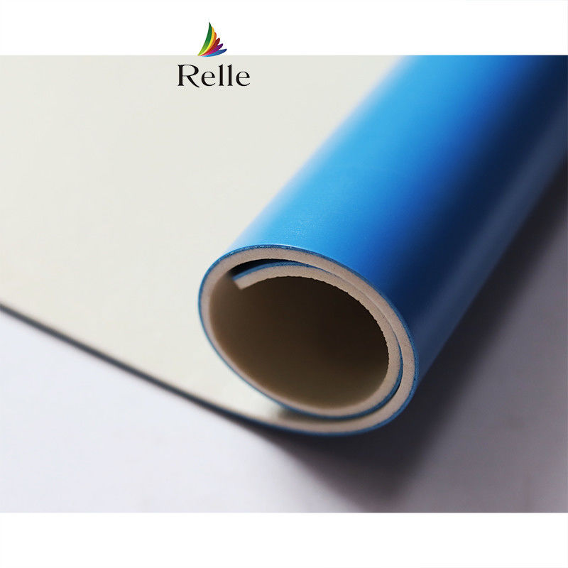 Relle Weiß glänzende nahtlose PVC-Vinyl-Bodenrolle für Tanzstudio SGS-zertifiziertes PVC