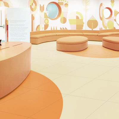 Zugelassen nach EN ISO 24340 RELLE LVT-Untergrund mit 2,5 mm starker verschleißfester Schicht